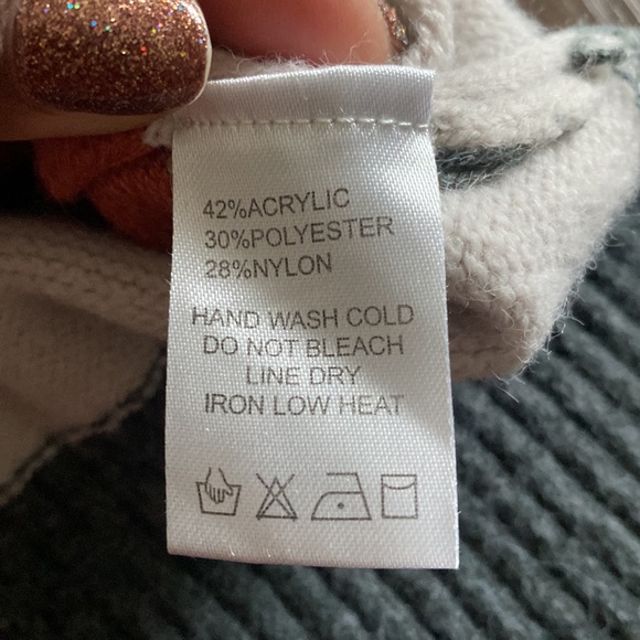 Ee:some sweater - Picture 4 of 4